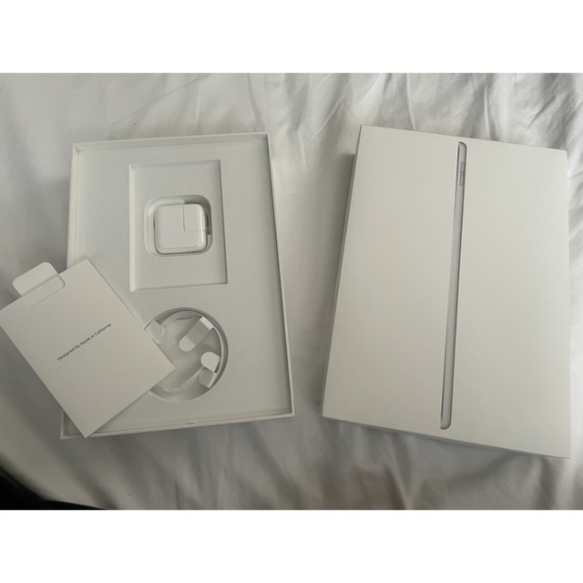 【美品】Wi-Fiモデル Apple iPad 第7世代 128GB シルバー 2