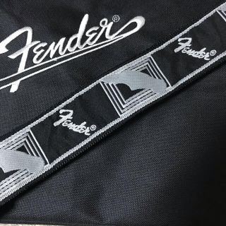 フェンダー(Fender)のfender ストラップ　白　フェンダー　新品(ストラップ)