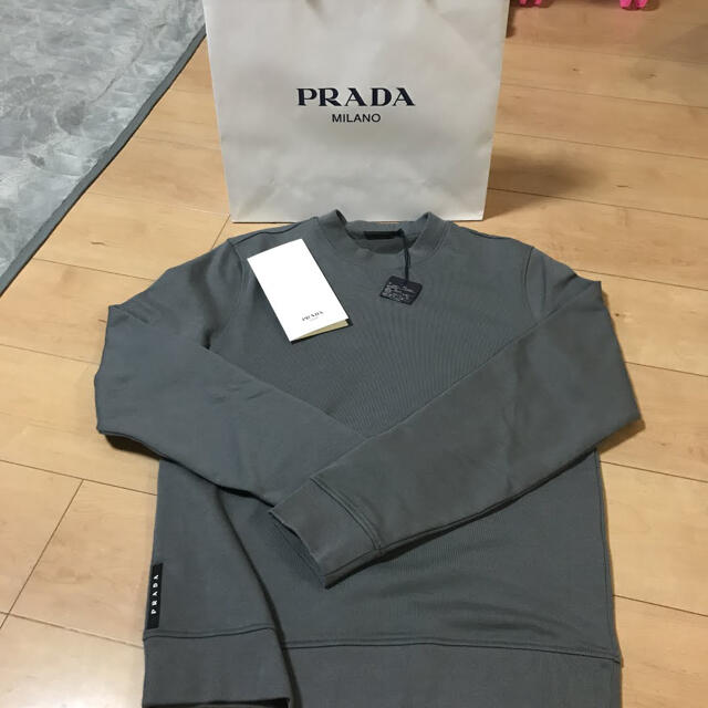 新品タグ付き定価66000❗️正規品　プラダ　PRADA トレーナー