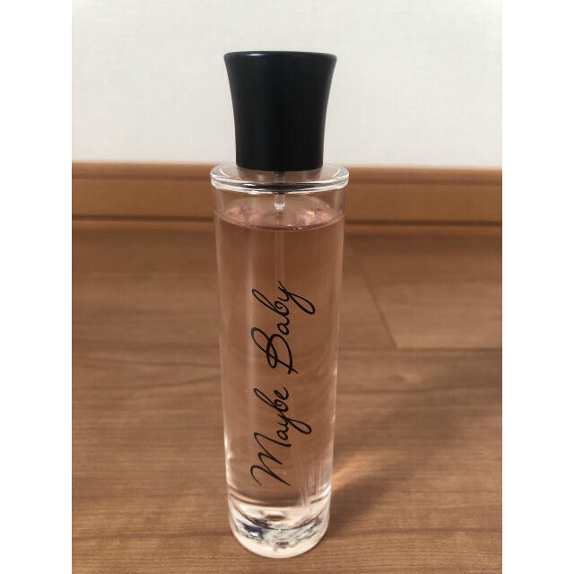 Benefit(ベネフィット)の【美品】benefit maybe Baby 50ml・ロペピクニック ポーチ コスメ/美容の香水(ユニセックス)の商品写真