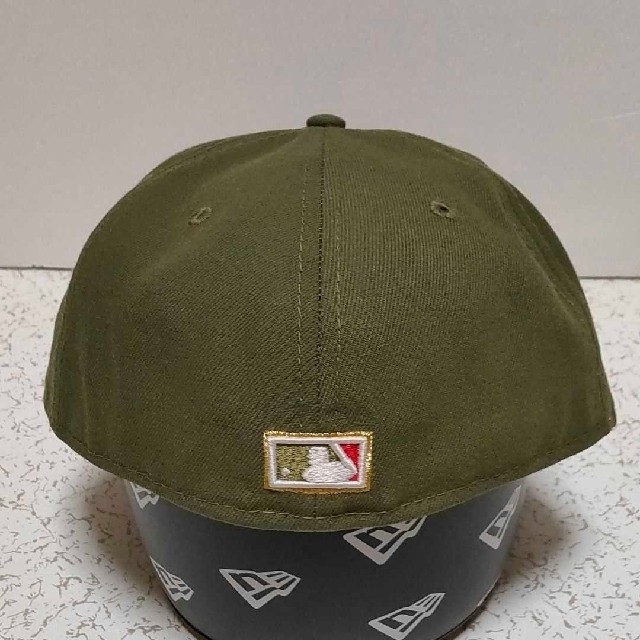 NEW ERA(ニューエラー)のニューエラ　アストロズ　オリーブ　ツバ裏：赤　8(63.5cm)　未使用 メンズの帽子(キャップ)の商品写真