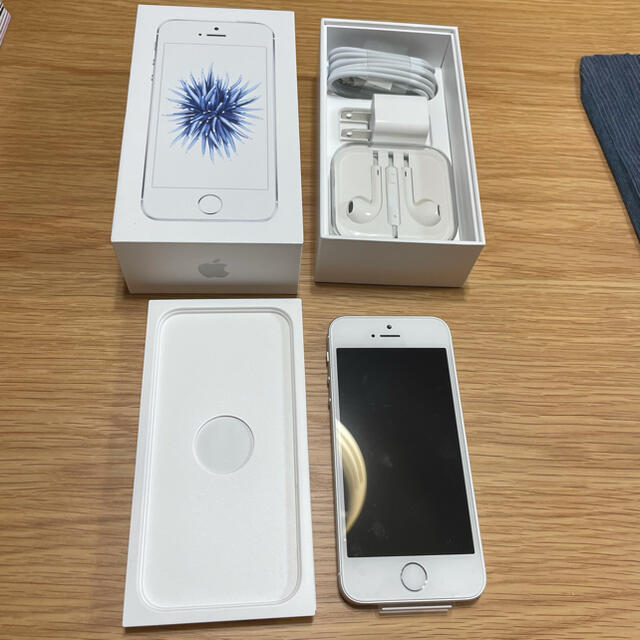 ※ジャンク品　iPhone SE 新品