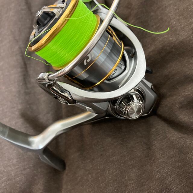 DAIWA(ダイワ)のダイワ　フリームス　LT2000S-XH スポーツ/アウトドアのフィッシング(リール)の商品写真