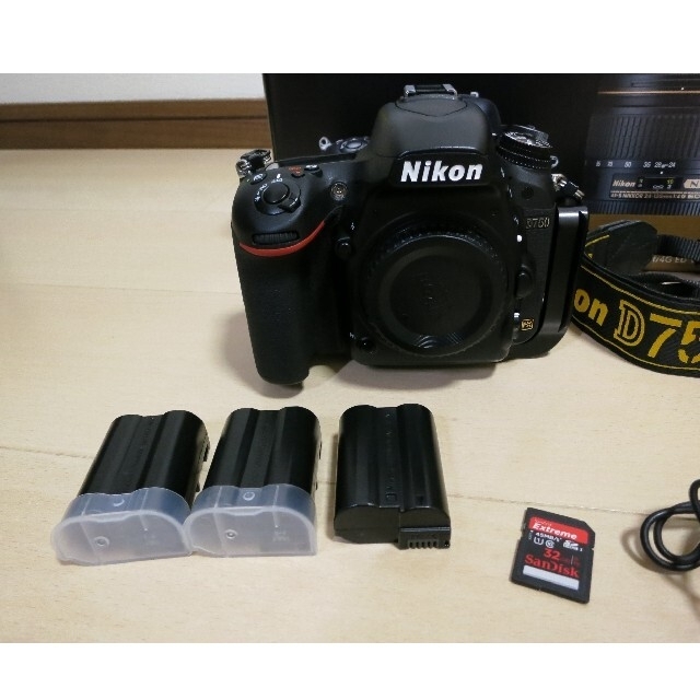 Nikon(ニコン)の【美品】NIKON D750+付属 スマホ/家電/カメラのカメラ(デジタル一眼)の商品写真