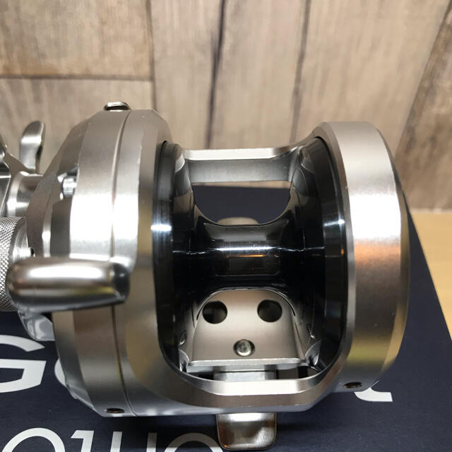 SHIMANO(シマノ)のオシアジガー   1501HG リブレTB-1 チタンノブ　ラインストッパー付き スポーツ/アウトドアのフィッシング(リール)の商品写真