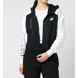 ナイキ(NIKE)の美品 NIKE パーカー ジップアップ スウェット 丈短め 長袖(パーカー)