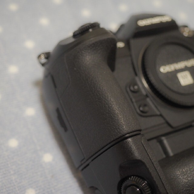 OLYMPUS(オリンパス)の【美品】OLYMPUS OM-D E-M1 Mark ii スマホ/家電/カメラのカメラ(ミラーレス一眼)の商品写真