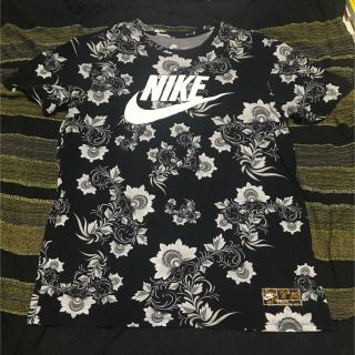 ナイキ(NIKE)の国内正規　NIKE ナイキ フローラル　Tシャツ　モノトーン総柄　ナイジェリア(Tシャツ/カットソー(半袖/袖なし))