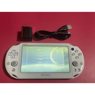 プレイステーションヴィータ(PlayStation Vita)のvita ホワイト　4(携帯用ゲーム機本体)