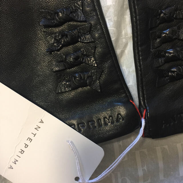 ANTEPRIMA(アンテプリマ)の新品 アンテプリマ 手袋 羊革 黒 グローブ  レディース レディースのファッション小物(手袋)の商品写真