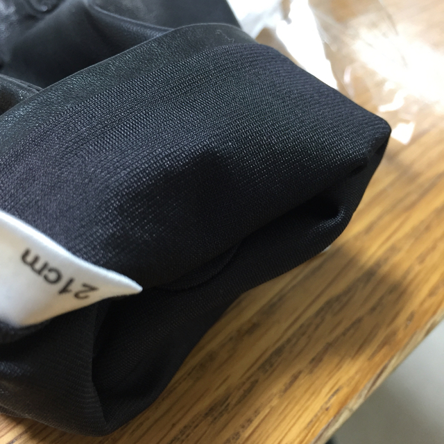 ANTEPRIMA(アンテプリマ)の新品 アンテプリマ 手袋 羊革 黒 グローブ  レディース レディースのファッション小物(手袋)の商品写真
