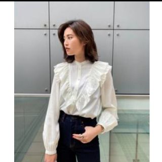 マウジー(moussy)の☆最終値下げ☆moussy SHOULDER RUFFLE ブラウス(シャツ/ブラウス(長袖/七分))