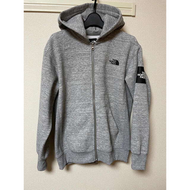 THE NORTH FACE(ザノースフェイス)のノースフェイス スクウェアロゴジップパーカー　Mサイズ メンズのトップス(パーカー)の商品写真