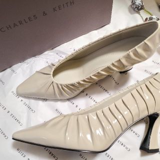 チャールズアンドキース(Charles and Keith)のCharles and Keith パンプス(ハイヒール/パンプス)