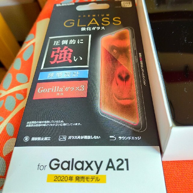 ❦GalaxyA21 SCV49U（W）＋ガラスフィルム スマホ/家電/カメラのスマートフォン/携帯電話(スマートフォン本体)の商品写真