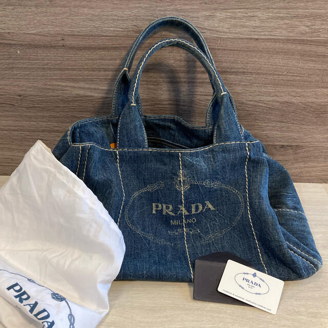 PRADA(プラダ)の値下げ！大人気！PRADA キャンパストートバッグ　デニム レディースのバッグ(トートバッグ)の商品写真