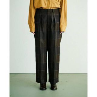 サンシー(SUNSEA)のYOKE 1TUCK WIDE TROUSERS(BROWN CHECK)(スラックス)