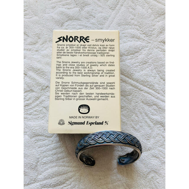 スノッリ　SNORRE ブローチ