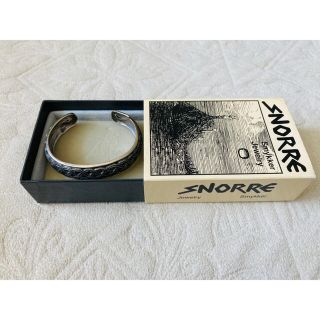 スノッリ　SNORRE ブローチ