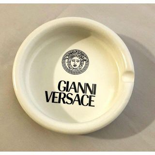 ジャンニヴェルサーチ(Gianni Versace)のヴェルサーチ 灰皿 アッシュトレイ 陶器製 顧客ノベルティ 非売品(灰皿)