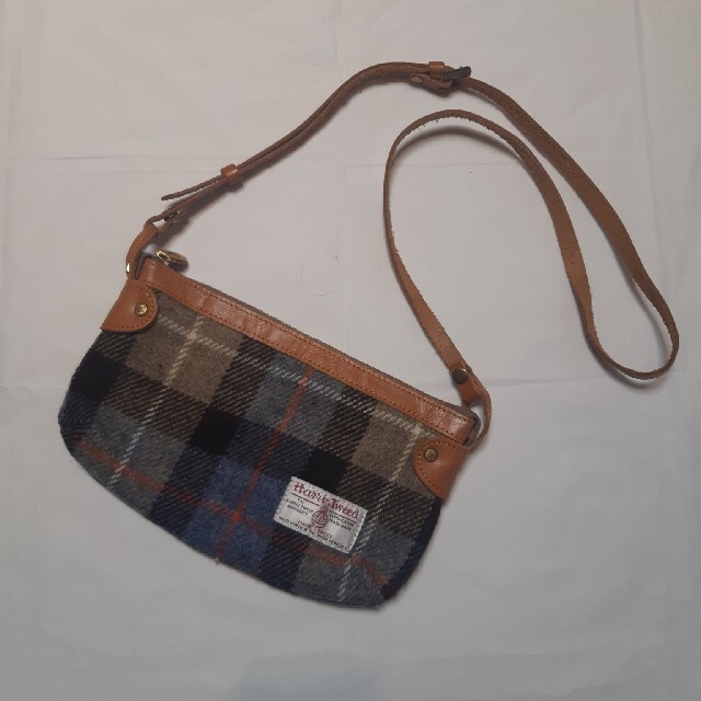 Harris Tweed(ハリスツイード)のハリスツイード　ポシェット　ショルダー レディースのバッグ(ショルダーバッグ)の商品写真