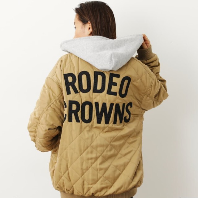 RODEO CROWNS WIDE BOWL(ロデオクラウンズワイドボウル)の新品ベージュ レディースのジャケット/アウター(ブルゾン)の商品写真