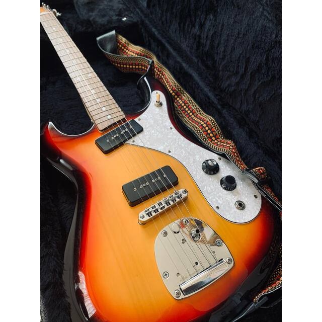 AriaCompany(アリアカンパニー)のAria Proエレキギター(mosrite model) 楽器のギター(エレキギター)の商品写真