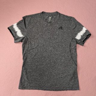 アディダス(adidas)のアディダスTシャツ(トレーニング用品)