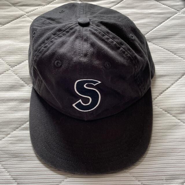 Supreme(シュプリーム)のSロゴキャップ メンズの帽子(キャップ)の商品写真