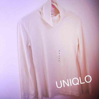 ユニクロ(UNIQLO)のUNIQLO☆ユニクロ☆ハイネック ニット☆ホワイト☆タグ付き☆新品未使用(ニット/セーター)