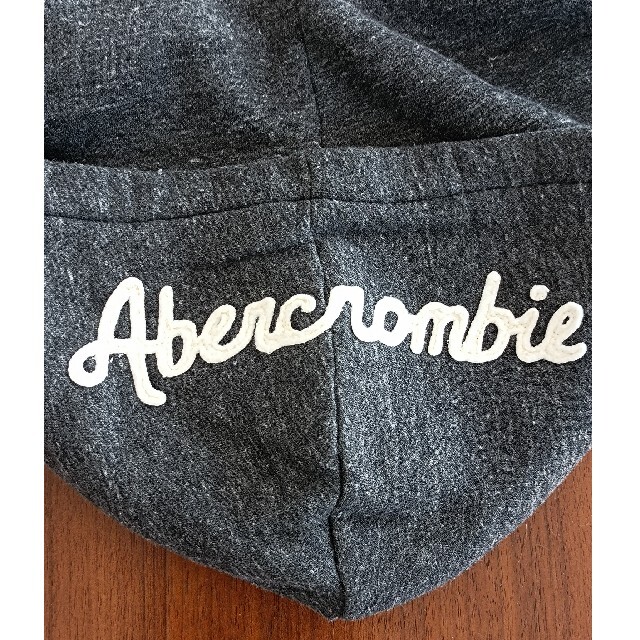 Abercrombie&Fitch(アバクロンビーアンドフィッチ)のアバクロ レディースパーカーM チャコールグレー レディースのトップス(パーカー)の商品写真