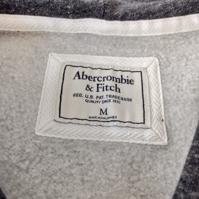 Abercrombie&Fitch(アバクロンビーアンドフィッチ)のアバクロ レディースパーカーM チャコールグレー レディースのトップス(パーカー)の商品写真