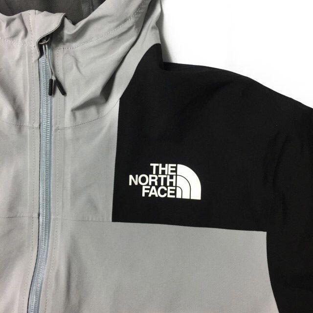 THE NORTH FACE(ザノースフェイス)のノースフェイス マウンテンパーカー ジャケット (XL)グレー 180915 メンズのジャケット/アウター(ナイロンジャケット)の商品写真