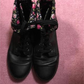 ドクターマーチン(Dr.Martens)の黒靴(ブーツ)