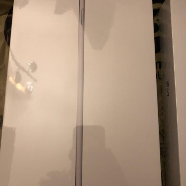 新品　iPad 9世代　64GB wifiモデル　シルバー　1台