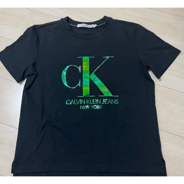 Calvin Klein(カルバンクライン)のカルバンクライン ビッグT +オーロラ レディースのトップス(Tシャツ(半袖/袖なし))の商品写真