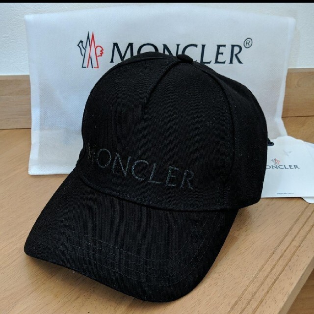 MONCLER(モンクレール)の【こったん様専用】新品　MONCLER　ロゴキャップ　男女共用 レディースの帽子(キャップ)の商品写真