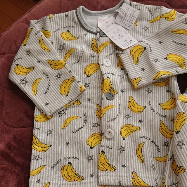 新品未使用  バナナ柄パジャマ キッズ/ベビー/マタニティのキッズ服男の子用(90cm~)(パジャマ)の商品写真