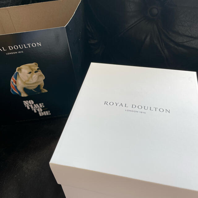 Royal Doulton(ロイヤルドルトン)の【新品】007 ROYAL DOULTON NO TIME TO DIE インテリア/住まい/日用品のインテリア小物(置物)の商品写真