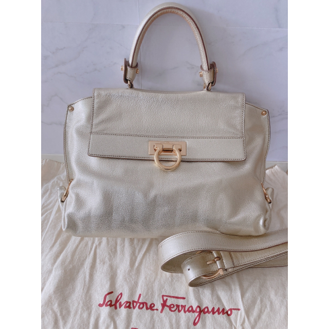 Ferragamo(フェラガモ)のすずちゃん様　ご専用♡ レディースのバッグ(ハンドバッグ)の商品写真