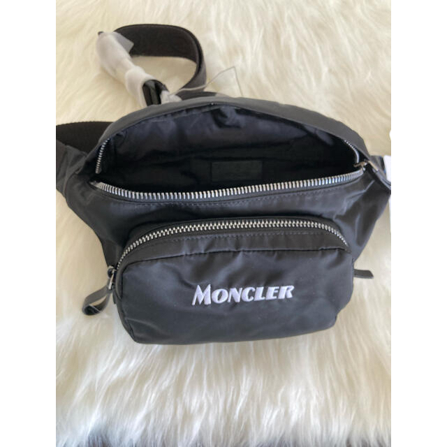 MONCLER(モンクレール)の【モンクレール】ウエストバッグ メンズのバッグ(ウエストポーチ)の商品写真