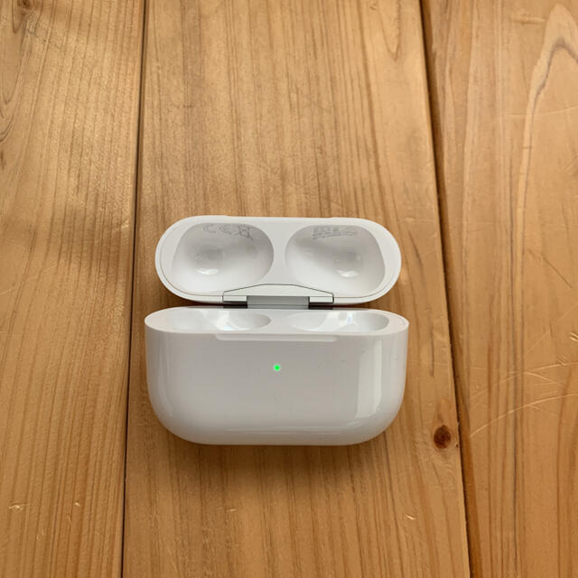 Apple(アップル)のApple AirPods Pro 新品未使用 スマホ/家電/カメラのオーディオ機器(ヘッドフォン/イヤフォン)の商品写真