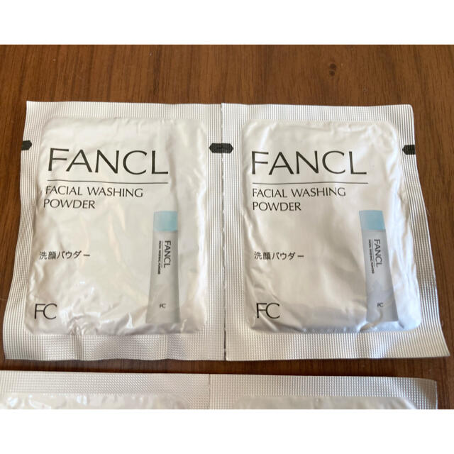 FANCL(ファンケル)のファンケル　洗顔パウダーa 10包 コスメ/美容のスキンケア/基礎化粧品(洗顔料)の商品写真