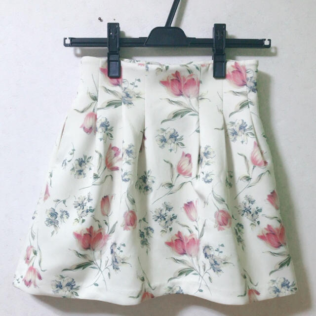 dazzlin(ダズリン)の花柄 スカート レディースのスカート(ミニスカート)の商品写真