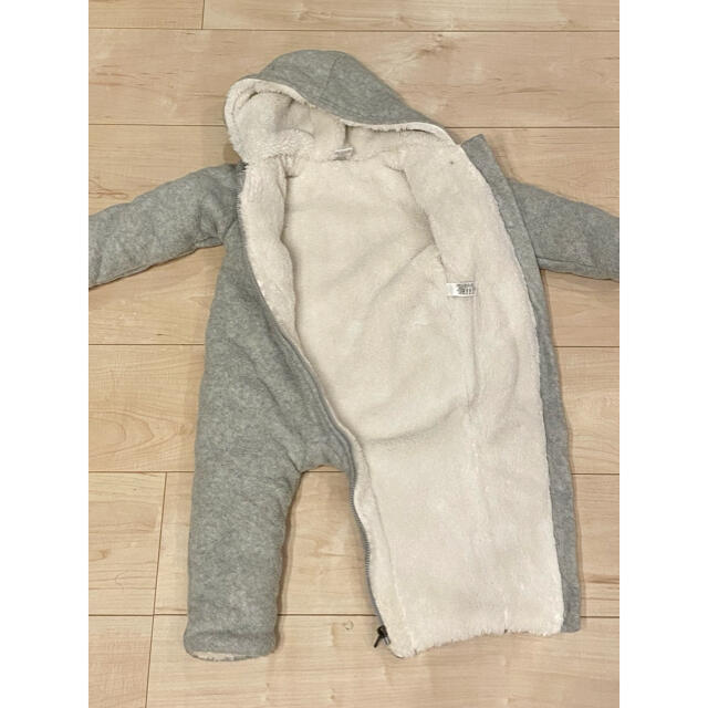 babyGAP(ベビーギャップ)のGAP  70cm  カバーオール　ジャンプスーツ　防寒　グレー キッズ/ベビー/マタニティのベビー服(~85cm)(ジャケット/コート)の商品写真