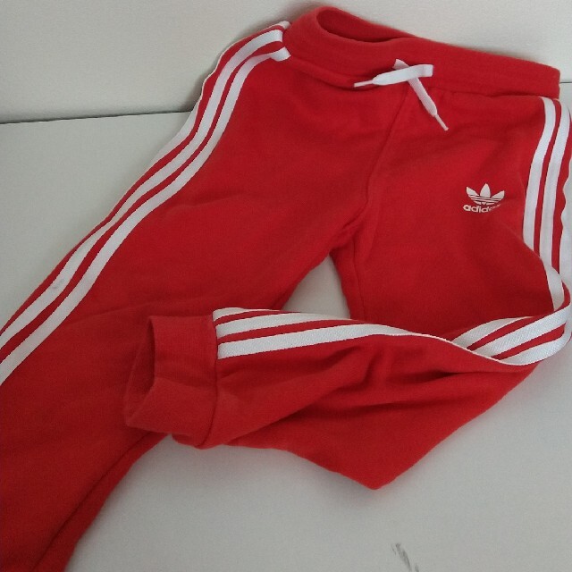 adidas(アディダス)のadidas子供用ズボン キッズ/ベビー/マタニティのキッズ服男の子用(90cm~)(パンツ/スパッツ)の商品写真