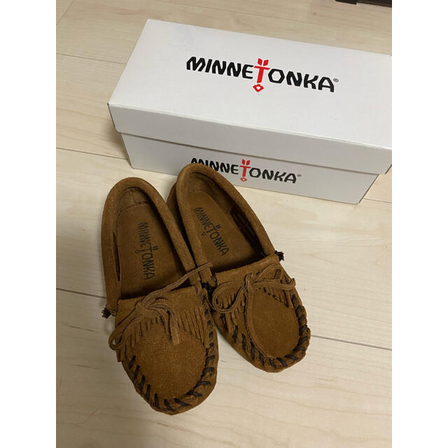 Minnetonka(ミネトンカ)のミネトンカ　モカシン　キッズ　16cm【新品未使用】 キッズ/ベビー/マタニティのキッズ靴/シューズ(15cm~)(その他)の商品写真