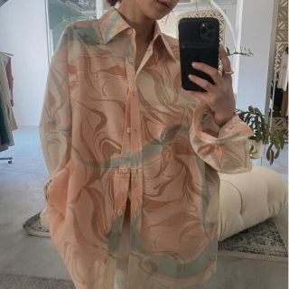 アメリヴィンテージ(Ameri VINTAGE)のMEDI MANON SHIRT コーラル 1時間だけ値下げ22時まで(シャツ/ブラウス(長袖/七分))