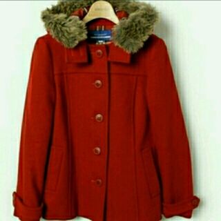 バーバリー(BURBERRY) ダッフルコート(レディース)(レッド/赤色系)の