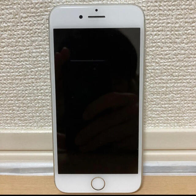Apple(アップル)のiPhone 8 Silver 256 GB SIMフリー スマホ/家電/カメラのスマートフォン/携帯電話(携帯電話本体)の商品写真